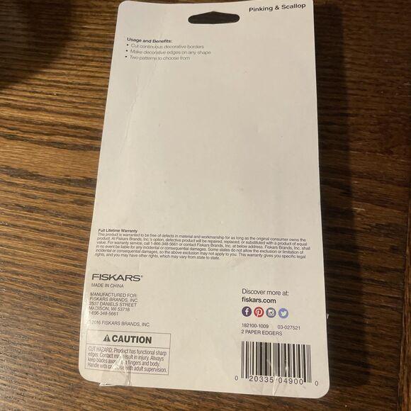 Fiskars Paper Edgers Scissors Pinking Scallop Craft Gift Tags Scrapbooking - Picture 4 of 5